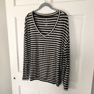 AMERICAN EAGLE soft and sexy long sleeve t-shirt